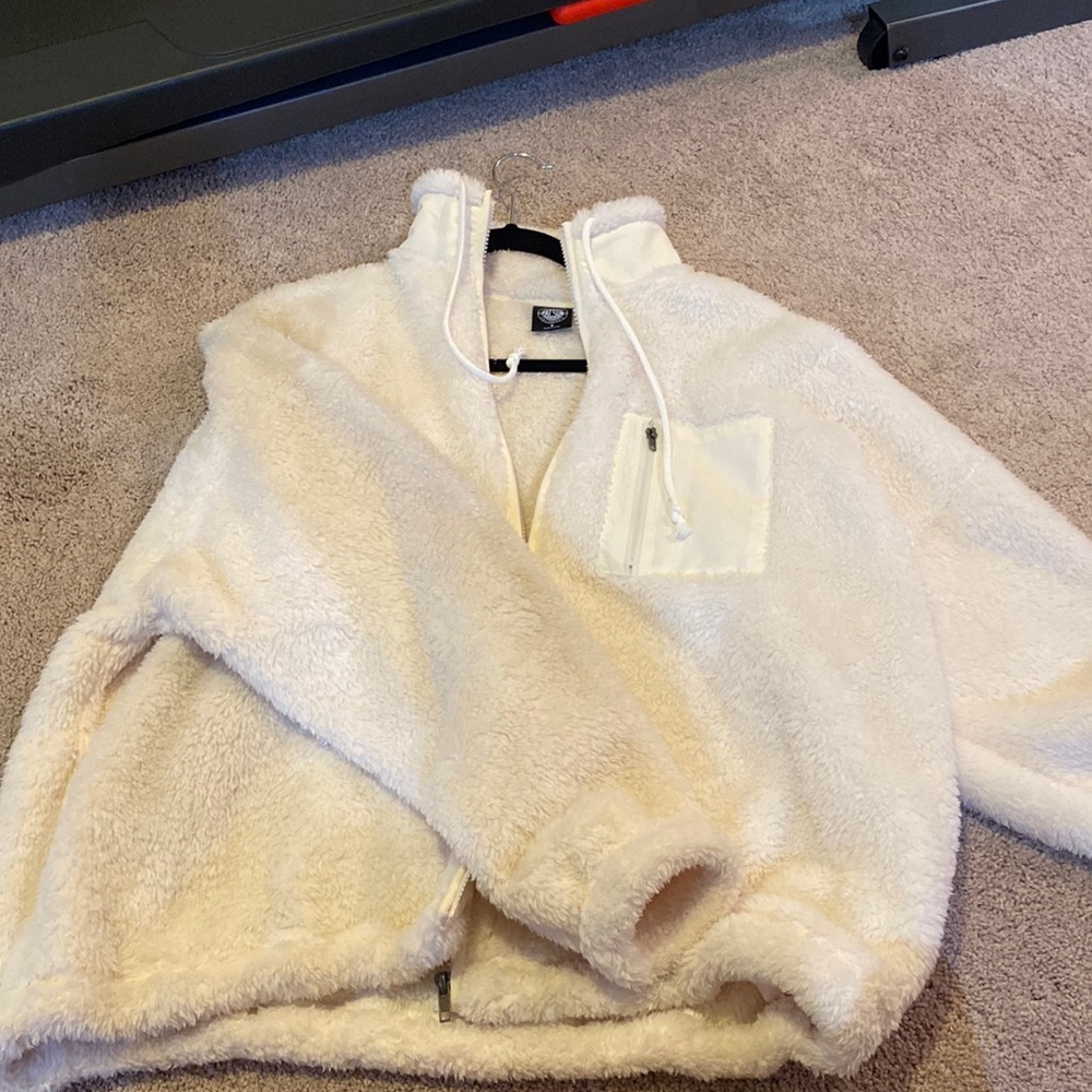 Creamy Sherpa zip-up jacket